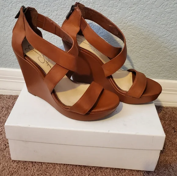 Jessica Simpson Brown/Tan Wedges, zipper in the back of heel size 9 - Picture 4 of 6